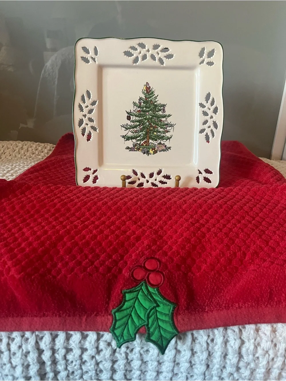 Vintage Spode Holiday Ceramic Serving Plate with Christmas Tree - White/Green534